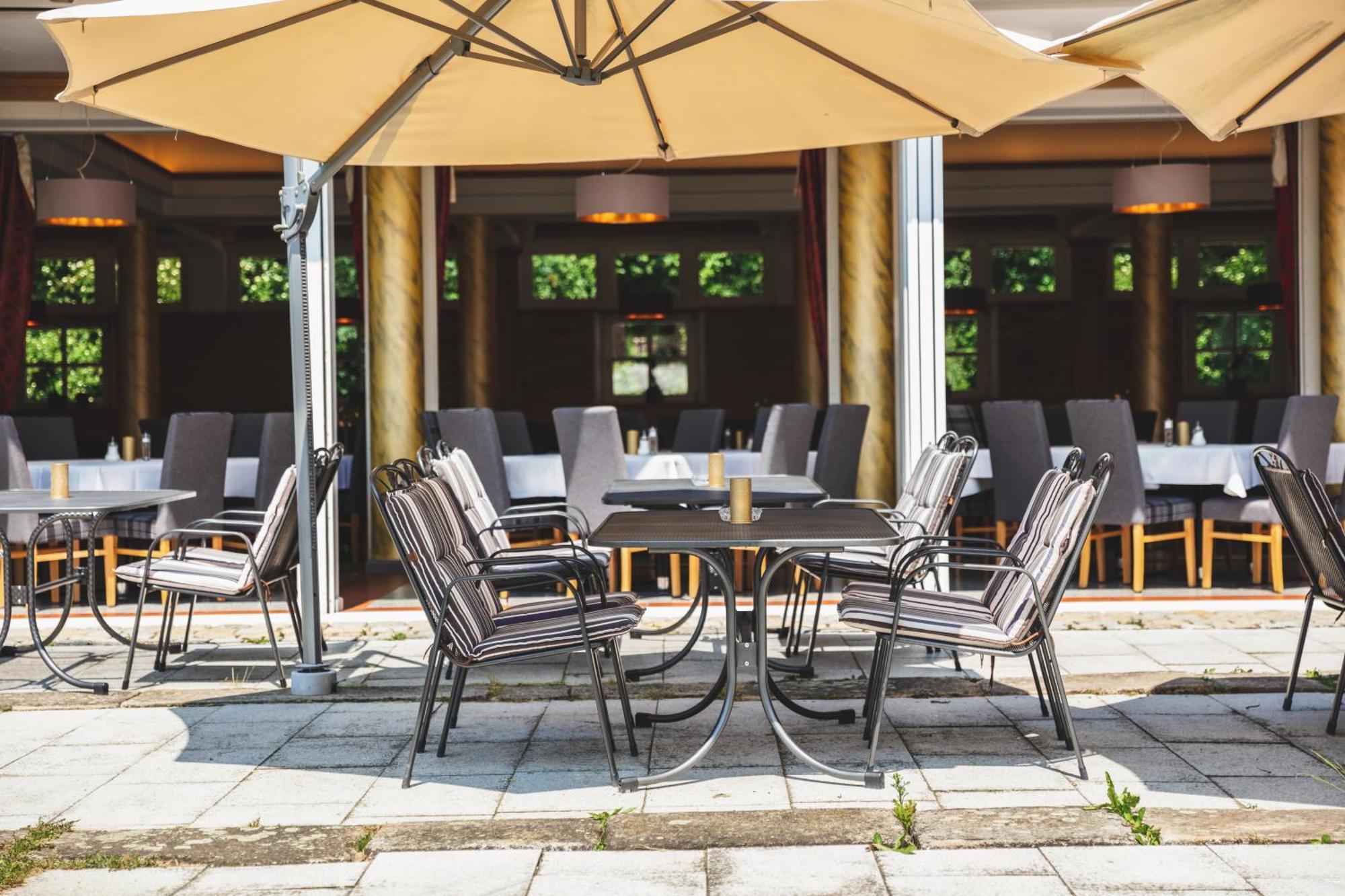 Schlossgasthof Roesch Blaibach エクステリア 写真