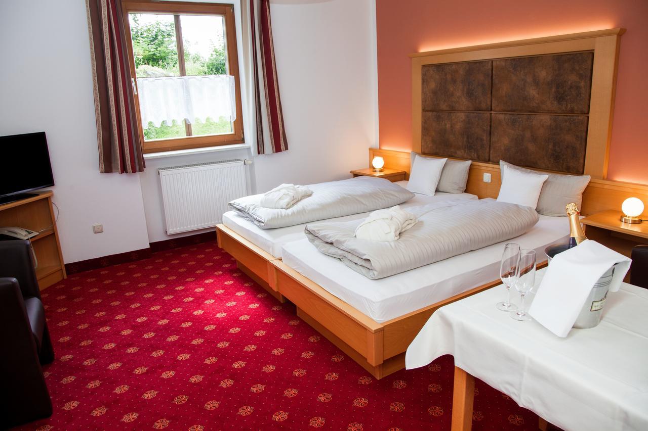Schlossgasthof Roesch Blaibach エクステリア 写真
